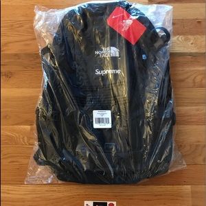 Supreme x the north face backpack black